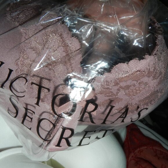 VICTORIA SECRET BODY BY VICTORIA 24/7 WEAR PERFECT COVERAGE BRA🆕⌚📦🏃💨🚚 - Picture 3 of 16